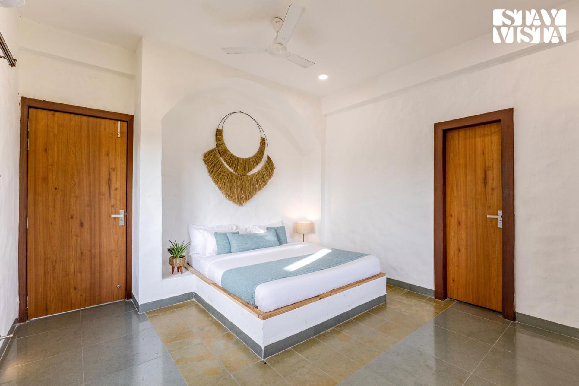 Stayvista At Lotus By The Lake With Pool, Bbq & Lawn Indore Exterior foto