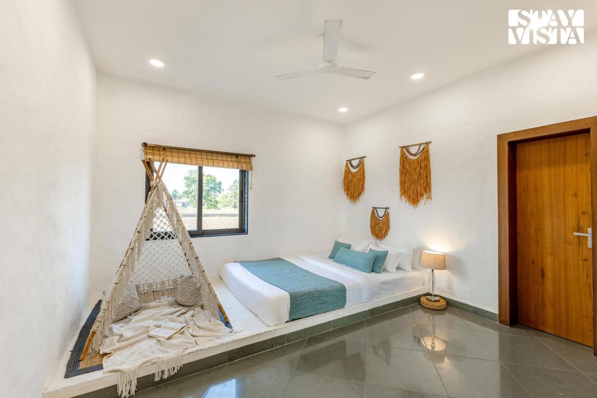 Stayvista At Lotus By The Lake With Pool, Bbq & Lawn Indore Exterior foto