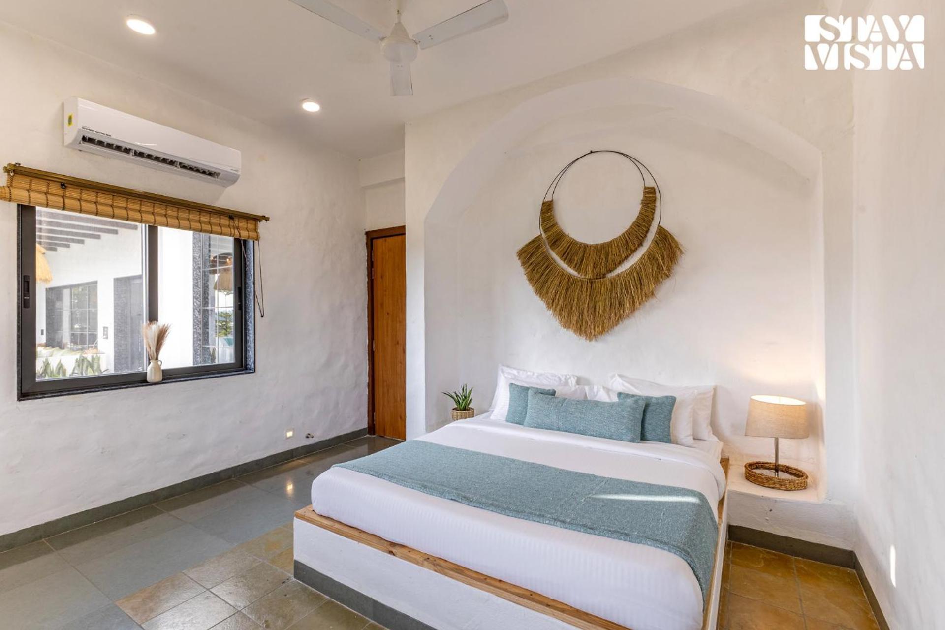 Stayvista At Lotus By The Lake With Pool, Bbq & Lawn Indore Exterior foto